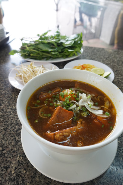 一碗越南河粉煲面图片下载