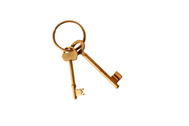 两把生锈的钥匙互相隔离图片下载