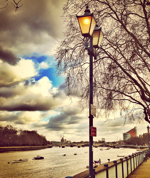 ~河边漫步~图片下载