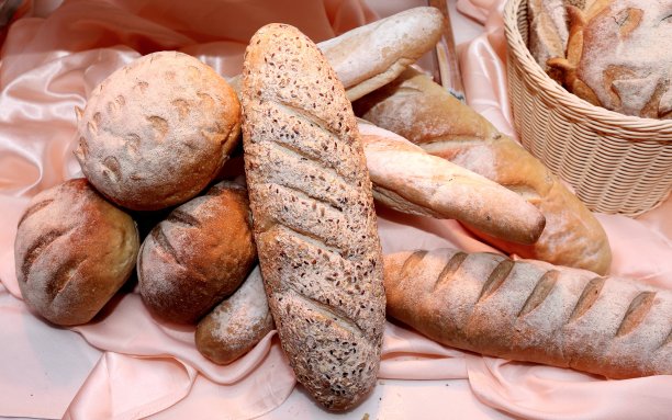 面包棒和小面包图片下载