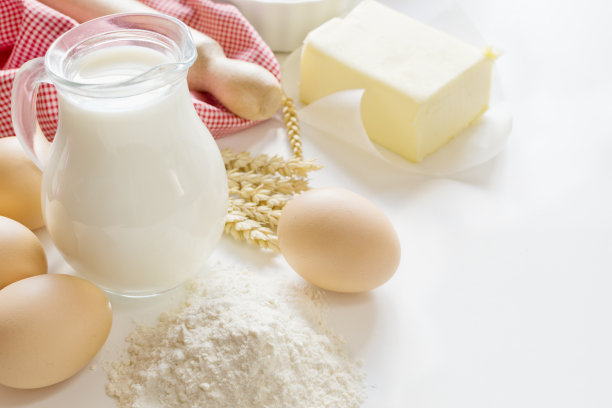 在厨房烤蛋糕图片下载