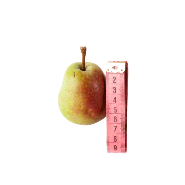 用粉红色的卷尺在白色的梨子上图片下载