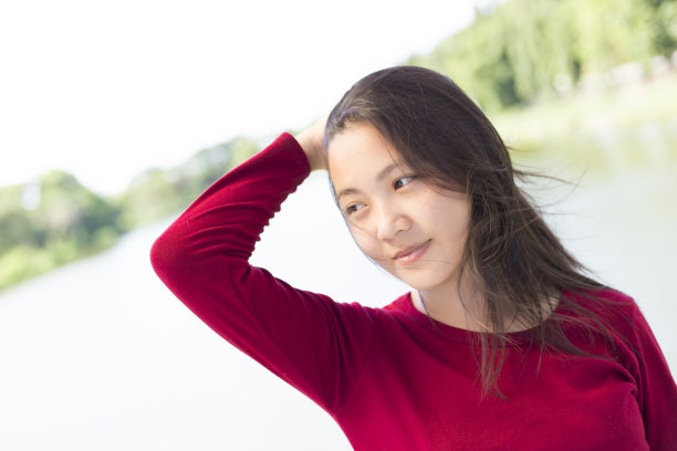 有休闲时间的女人图片下载