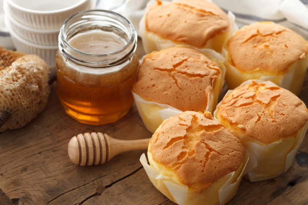 蜂蜜，软奶酪，蛋糕，甜糕点，甜点，静物特写图片下载