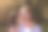 年轻女子咬她男朋友的耳朵图片下载