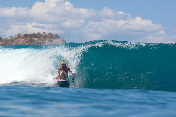 冲浪一波。图片下载
