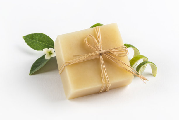 手工制作的柠檬香皂图片下载