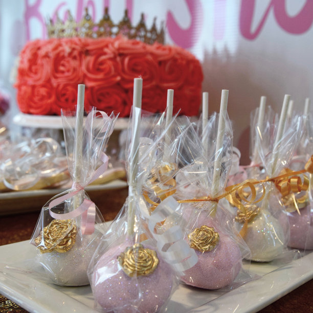 婴儿洗澡图片下载