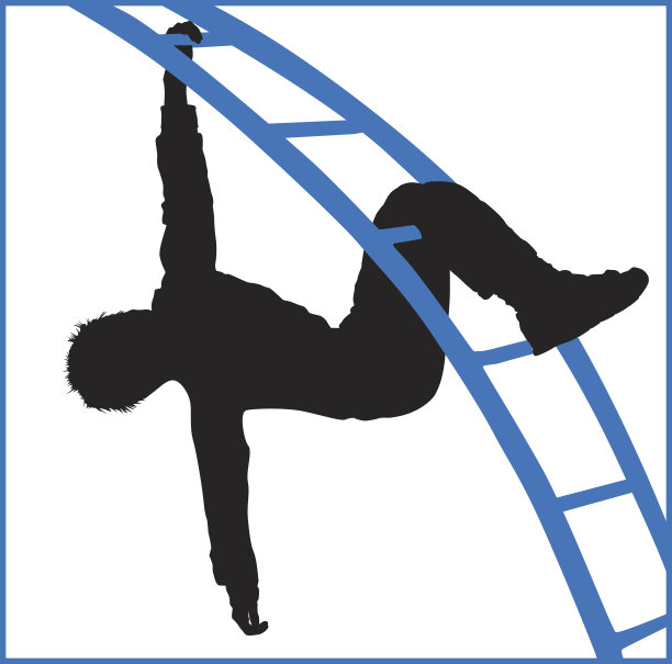 一个男孩在公园里爬攀爬架图片下载