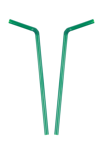 两根绿色的吸管被隔离在白色吸管上图片下载