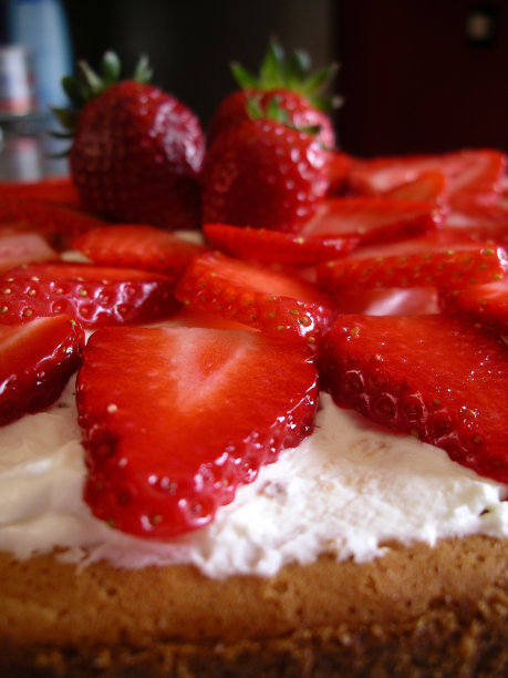 草莓奶油蛋糕图片下载