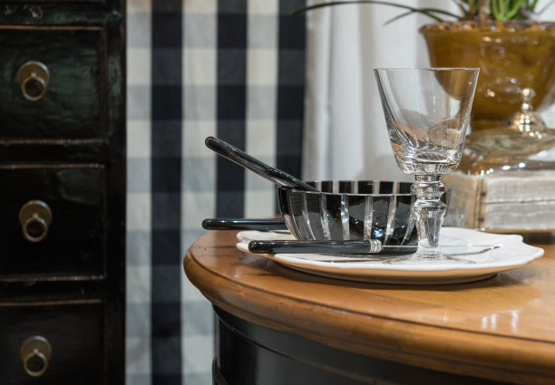 优雅的餐桌布置图片下载