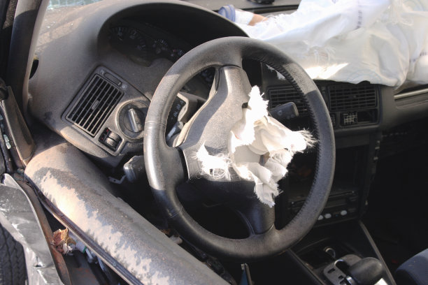 汽车残骸的特写图片下载