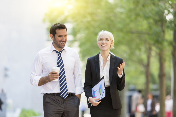 商务人士开会和喝咖啡休息图片下载