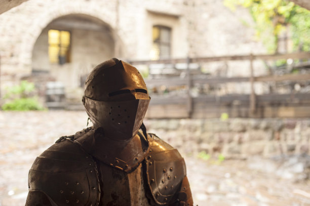 站在户外的人图片下载