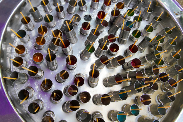 古代的冰淇淋用钢容器来织布冰淇淋，图片下载