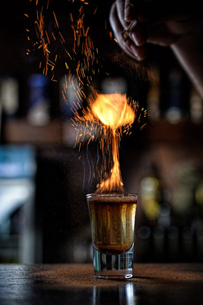 燃烧的拍摄鸡尾酒图片下载