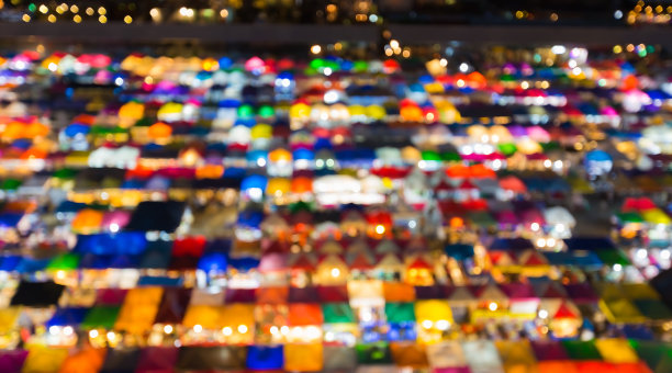 多色自由市场屋顶模糊散景灯图片下载