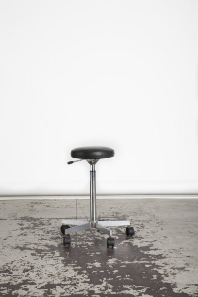 工作室里的凳子图片下载