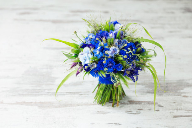 小麦和玉米花婚礼花束。图片下载