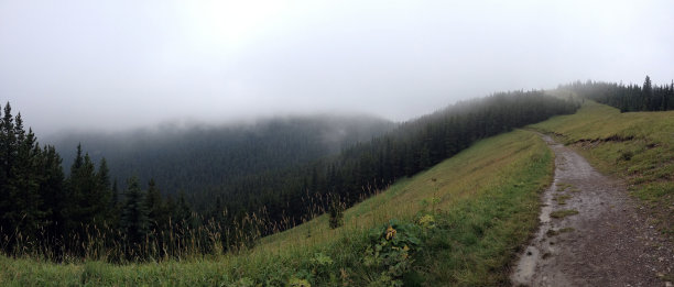 登上驼鹿山的顶峰图片下载