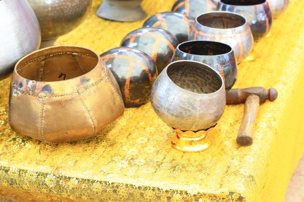 和尚的钵盂正在进行中图片下载