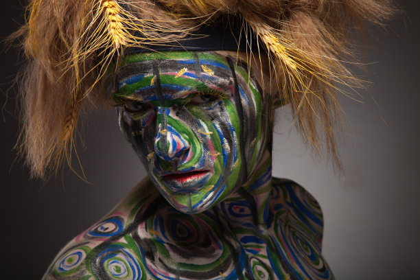 年轻美丽的女人的肖像图片下载