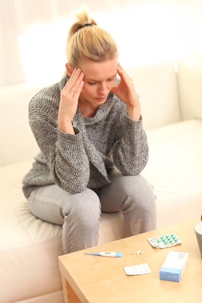 生病的女人。女人感冒了。图片下载