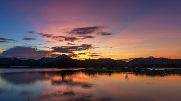 江山的星星和日落图片下载