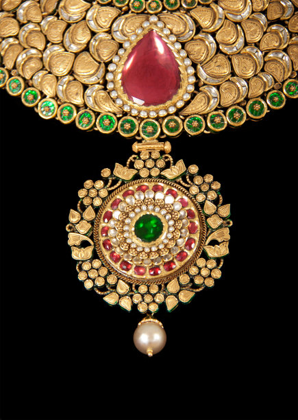 钻石项链的特写图片下载