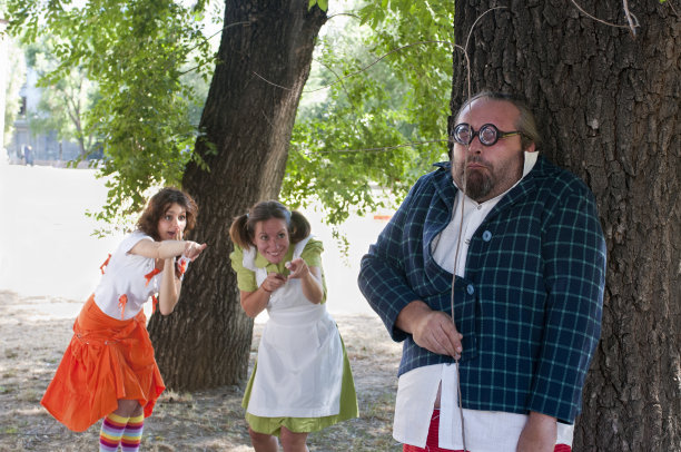 让我们玩捉迷藏吧图片下载