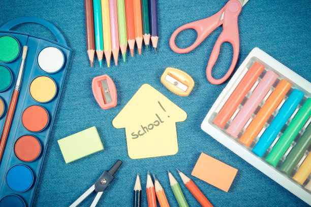 旧照片，学校用品和建筑形状图片下载