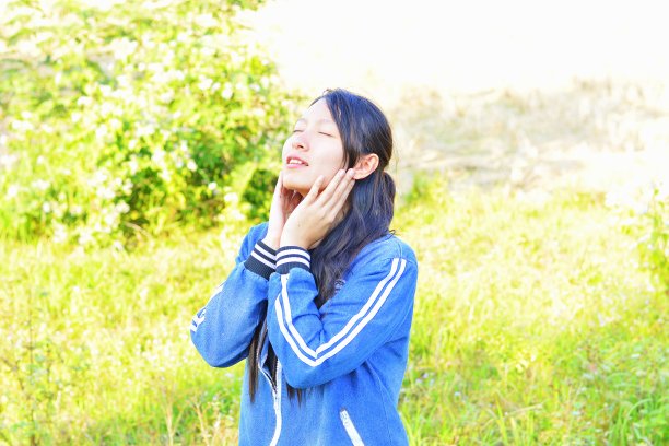 女人与自然图片下载