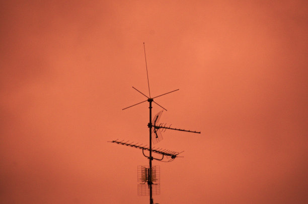 夕阳下的风车图片下载