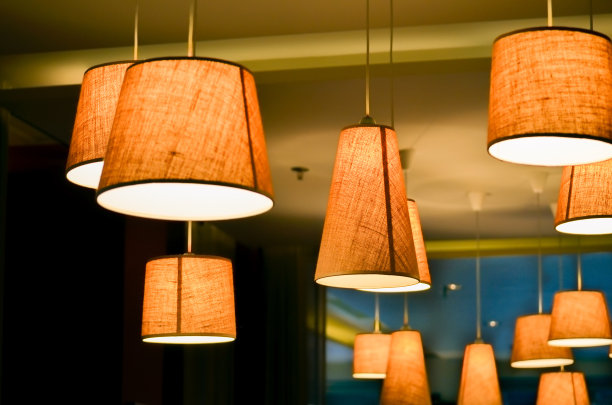 咖啡馆里的灯图片下载