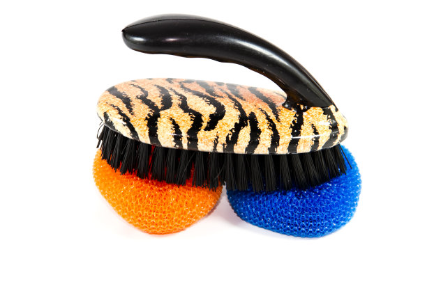 不同的海绵盆与手刷图片下载