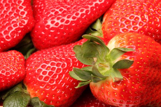 巨大的草莓图片下载