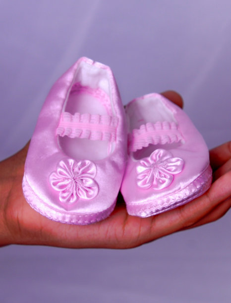 它的一个女孩图片下载