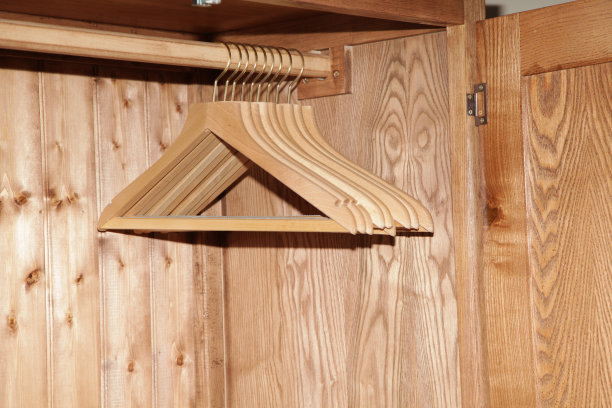 空的橡木的衣柜图片下载