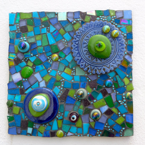 马赛克图片由玻璃和陶瓷破碎瓷砖图片下载