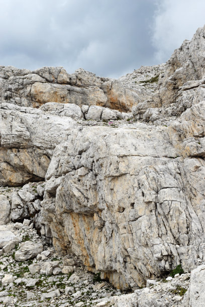 南阿尔卑斯山白云岩的结构图片下载