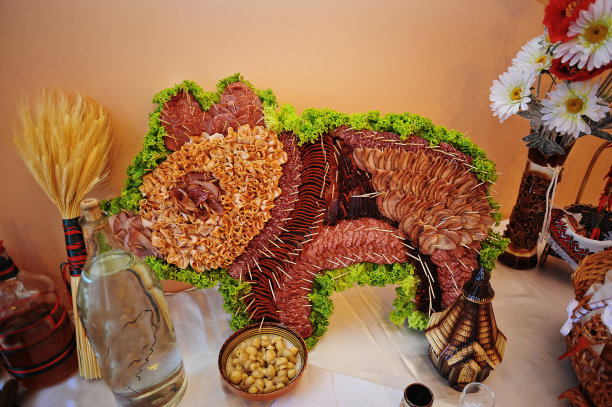 原来婚宴上有肉的猪图片下载