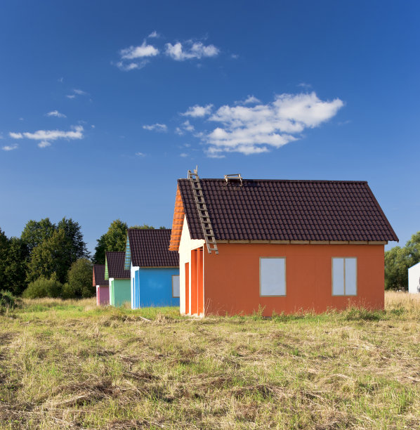 四个五彩缤纷的房子图片下载