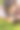 女孩用放大镜看花图片下载