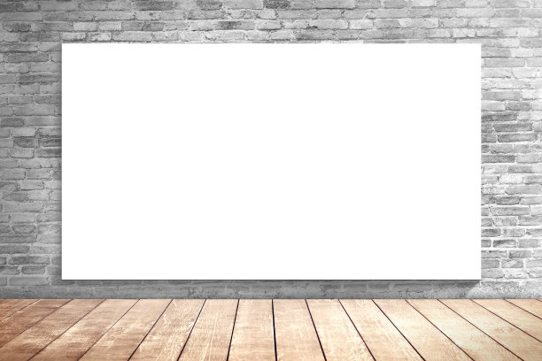 白板上的木桌使房间明亮。图片下载