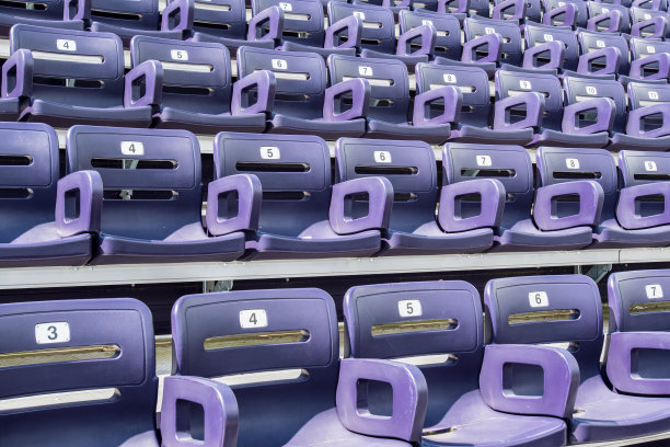 紫色体育场座位角度视图图片下载
