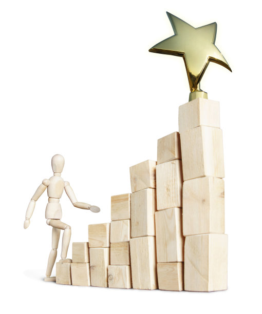 男人爬楼梯去领奖图片下载