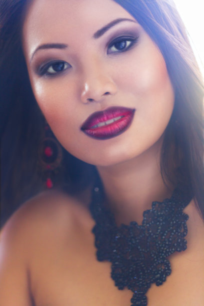 年轻的亚洲女人图片下载