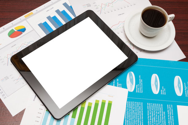 空着药片，在办公室喝着咖啡图片下载