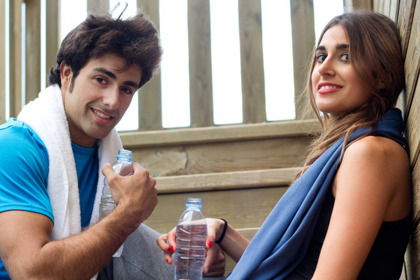 健身后的情侣图片下载